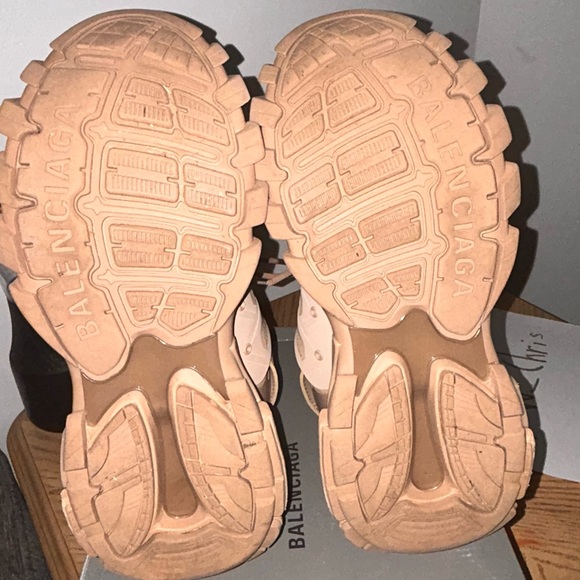 Balenciaga Track Size 45EU/12US
Beige Slightly Worn W dustbag - Picture 8 of 9